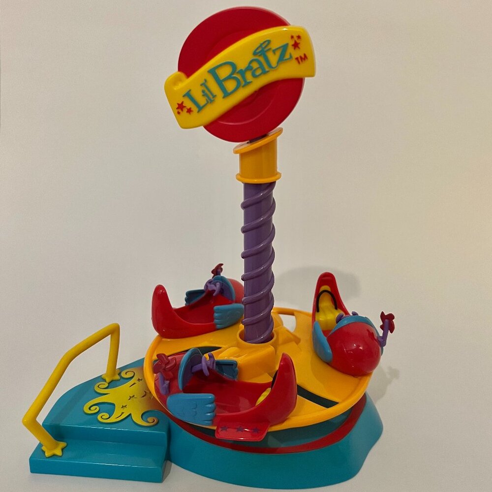 Lil Bratz Silly Spinnin' Ride Funk House Spinning carousel